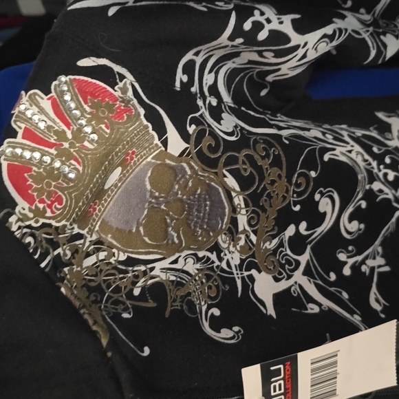 NWT VINTAGE FUBU Black and Red Hoodie with Graphic Accents - Picture 4 of 5